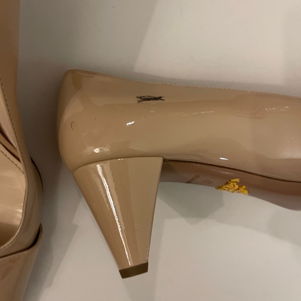 Prada Women's Tan Patent Leather Pumps - Picture 4 of 6